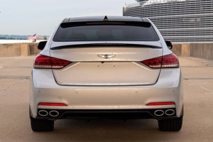 Hyundai Genesis 5.0 usado, limpio, año 2015 - Product Image 2
