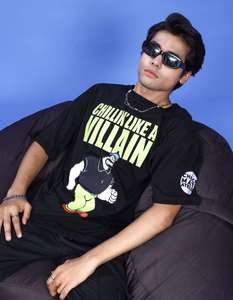 T-shirt de luxe à imprimé urbain surdimensionné pour hommes et femmes Logo personnalisé et graphique 100% vêtements quotidiens en coton - Product Image 1