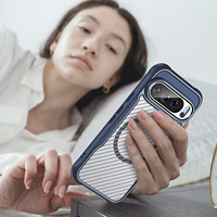 Nueva Funda Trasera Magnética Antigolpes de TPU+PC con Diseño de Armadura Semitransparente de Fibra de Carbono Cepillada y Marco Metálico para Lente Estéreo