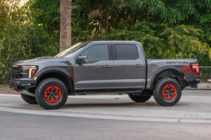 Auto Usado Confiable, Ford F-150 Raptor R 2025 - Product Image 4