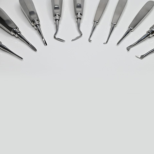 Instrumentos dentales Elevador de luxación de acero inoxidable Elevador de extracción de dientes de raíz curva Elevador de instrumentos quirúrgicos dentales - Product Image 2