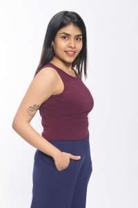 Elegante mujer púrpura acanalado sin mangas crop Tank Top spandex tejido cuello redondo camisola elástica ideal para el uso diario de verano - Product Image 2