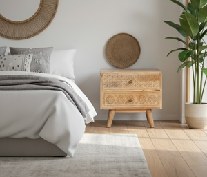 Mesita de noche de madera de mango estilo casa de campo, hecha a mano, con tallado vintage y almacenamiento, ensamblada, hecha en Rajasthan. - Product Image 1