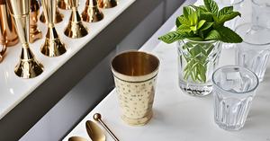 Koi Brass 12 onzas Mint Julep Cup Tamaño perfecto para su bebida de boda Característica ecológica - Product Image 6