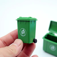 Accessoires de maison de poupée 1:12 avec logo personnalisé, poubelle miniature verte et noire, modèle de poubelle pour maison de poupée, jouets pour enfants