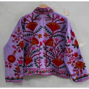 Veste ethnique bohème faite à la main pour femmes brodée en toile de canard, manteau d'hiver personnalisable - Product Image 5