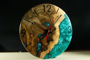 Horloge murale époxy en résine vivante de meilleure qualité Horloge murale époxy en résine bois fabriquée à la main pour salon cuisine utilisation vente en gros directe - Product Image 5