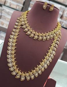 Collier plaqué or de qualité supérieure exclusif et de design unique de luxe polonais de qualité supérieure serti de boucles d'oreilles pour la collection de mariages - Product Image 2