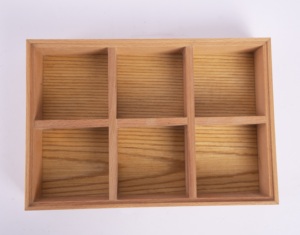 Plateau à collation hexagonal en bois de hêtre - Plateau de service géométrique en bois massif naturel - Product Image 4