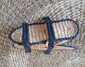 Zapatillas de jacinto de agua natural hechas a mano a precio competitivo para pedidos de gran cantidad, venta al por mayor y exportación global - Product Image 5