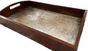 Plateau en aluminium de qualité supérieure qui équilibre la forme et la fonction, parfait pour la décoration d'événements et les thèmes intérieurs élégants de la maison - Product Image 5