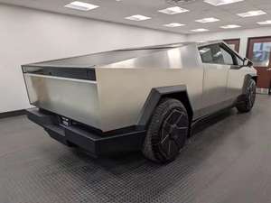 รถเทสลา ไซเบอร์ทรัค รุ่นครูว์แค็บ ปี 2024 ราคาถูก - Product Image 2