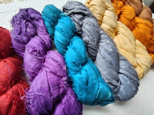 ริบบิ้นผ้าไหมซารีย้อมสีตามสั่ง คุณภาพพรีเมียม ผ้าไหมแท้ 100% สำหรับงานปัก งานทอ ป้องกันการเป็นขุย เส้นใยไหม - Product Image 4