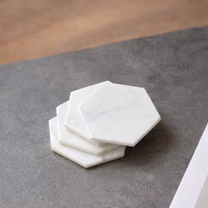 Juego de Cuatro Posavasos de Mármol Hechos a Mano, Decoración Minimalista Moderna de Lujo para el Hogar, Regalo Perfecto para Ella y Él - Product Image 1