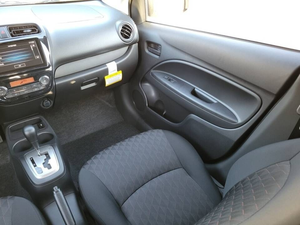 Mitsubishi Mirage LE 2024, Hatchback de 4 Puertas - Product Image 2