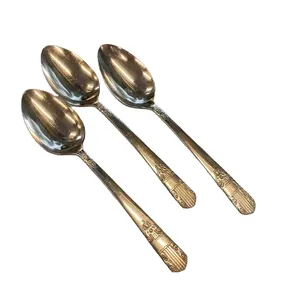 Couverts et cuillères de décoration artisanales de créateur Ensemble de couverts de qualité supérieure Parfait pour une présentation élégante à la table et à la salle à manger - Product Image 1