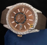 Reloj Mecánico con Diamantes Moissanita de Corte Redondo y Correa de Goma Marrón para Hombre