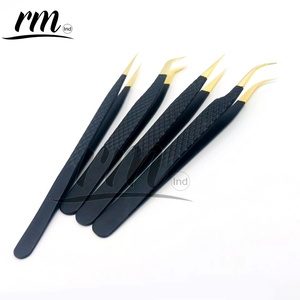 Pince à épiler pour extensions de cils RMI, pointe en or 24 carats et revêtement en poudre noire, acier inoxydable, poignée diamantée, ensemble de 4 pinces à épiler à pointes différentes - Product Image 3