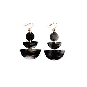 ต่างหูเขาสัตว์พรีเมียม ดีไซน์ทันสมัย ทำจากเขาควายแท้ 100% งานฝีมือประณีต ขนาดปรับแต่งได้ ต่างหูแบบใหม่ งานฝีมือธรรมชาติ - Product Image 4