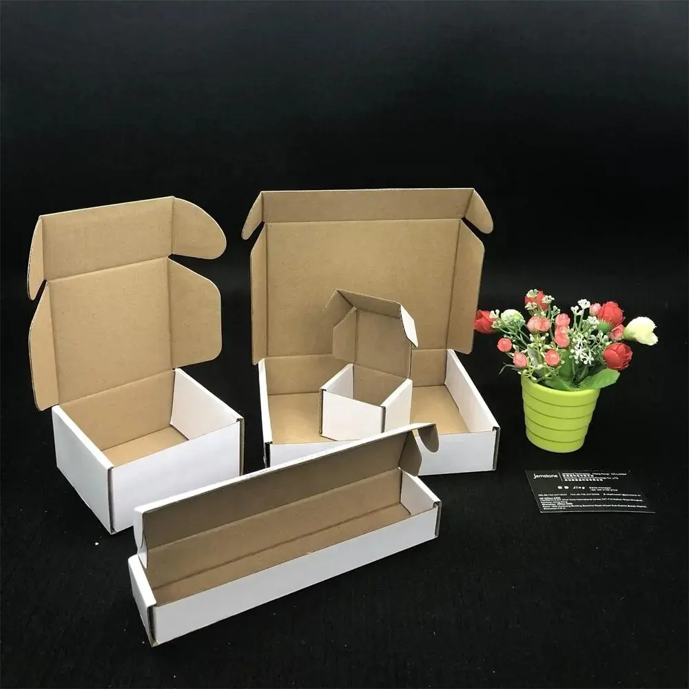 Оптовая продажа на заказ Роскошная гофрированная картонная коробка CMYK полноцветная печатная упаковка для одежды индивидуальная гофрированная почтовая коробка