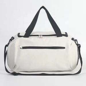 Bolsa Deportiva Impermeable Oxford con Logotipo Personalizado y Correa Ajustable para Gimnasio y Viajes Unisex - Product Image 4