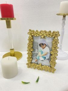 Cadre photo en métal fleurs en laiton AK en laiton fini pièce décorative pour décor de salon/décor d'hôtel - Product Image 5