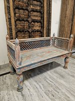 Siècle, Banc de Patio Traditionnel en Bois de Teck Fabriqué à la Main avec Elégant Jali Fretwork Design Sculpté Complexe Sièges Classiques