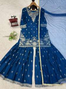 Buscando este hermoso traje de diseñador del mismo color en tela Heavy Chinon con interior y trabajo de hilo y secuencia y Sharara - Product Image 5