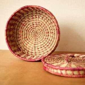 Caja de almacenamiento de paja Vintage de algas marinas rojas con tapa, Mini cesta de almacenamiento decorativa bonita para decoración del hogar, regalo acogedor para ella - Product Image 2