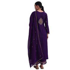 Costume Palazzo en soie violette avec Zari brodé Kurta et Dupatta Vente en gros de vêtements ethniques pour femmes Usine OEM BulkSupplierClothing - Product Image 5