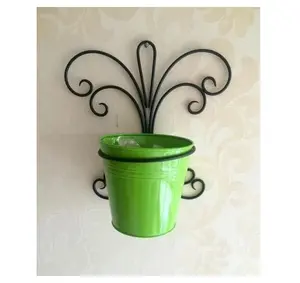 Design di lusso fioriera in metallo vaso appendiabiti da parete decorazione da giardino vasi in metallo e supporto per vasi da fiori fabbricazione dall'india