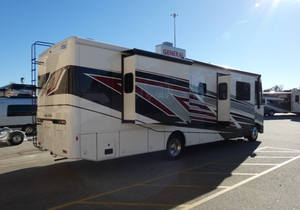 1F66F5DNXR0A01958 Nouveau camping-car de luxe classe A 2025 avec moteur à essence et intérieur spacieux à extension coulissante - Product Image 3