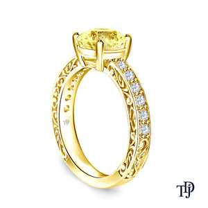 แหวนหมั้นประดับพลอยไพลินสีเหลืองทอง 18K ดีไซน์ลายม้วนคลาสสิกเหนือกาลเวลา - Product Image 4