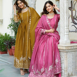 Vestido Largo de Alta Calidad con Escote en V, Espalda con Cierre, Estilo Imperio Elegante, Tela Bordada y Dupatta a Juego para Bodas - Product Image 4