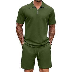 Ensemble polo et short à fermeture éclair et demi-zip pour homme Armygreen Ensemble polo gaufré à demi-fermeture éclair avec caractéristiques haute visibilité - Product Image 1