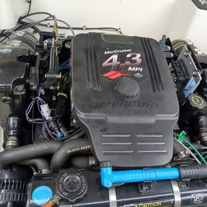 Nouveau moteur diesel marin hors-bord MerCruiser 4.3 MPI 220 CV, essence et électrique pour la navigation de plaisance - Product Image 1