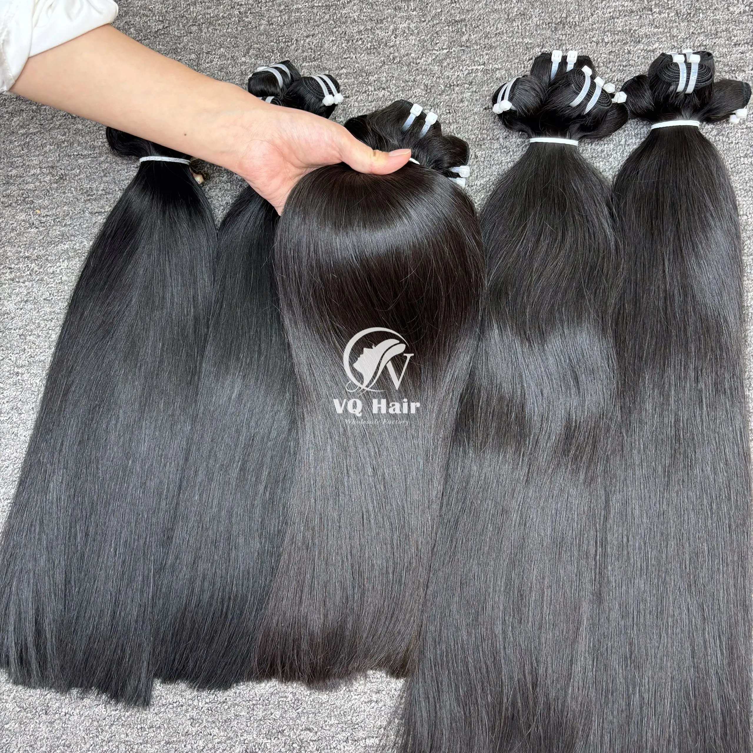 Sıcak satış doğal düz saç yüksek kalite siyah kadınlar için vietnamca İŞLENMEMİŞ SAÇ demetleri toptan fiyatlar