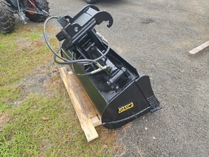 Cucharón Inclinable para Excavadora de 1 Tonelada, Mini, Nuevo, con un Cilindro Hidráulico, 5 Años de Garantía - Product Image 5