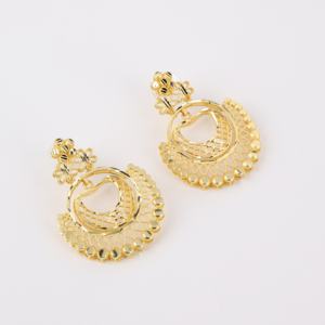 Conjunto de pendientes de latón chapados en oro tradicionales modernos Pendientes colgantes largos Joyas rellenas de oro de Oro Joyeria - Product Image 2