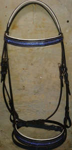 Bride anglaise en cuir durable avec bottes de protection en caoutchouc, muserolle rembourrée souple, design cousu fantaisie pour l'équitation et les spectacles - Product Image 2