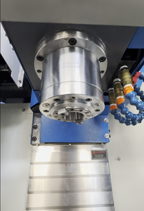 Centre d'usinage vertical CNC avec conception à <span class=keywords><strong>colonne</strong></span>, machine de fraisage <span class=keywords><strong>VMC</strong></span> Mini avec magazine d'outils 24T - Product Image 4