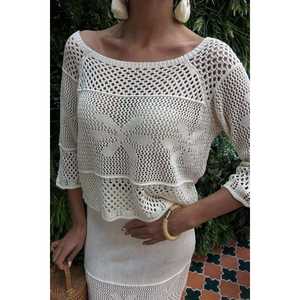 Conjunto de punto calado transpirable 10093 con cuello barco y manga corta - Product Image 4