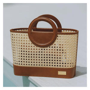 Bolso de Rafia de Tejido Abierto Elegante y Moderno, Bolsos de Mano de Ratán y Cuero con Detalles de Perlas y Diamantes de Lujo para Cualquier Ocasión - Product Image 2