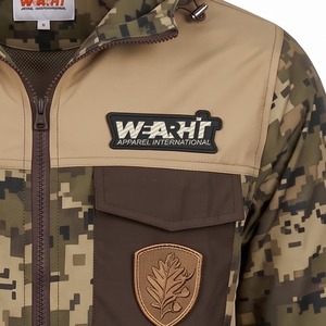 Veste coupe-vent camouflage homme numérique motif forêt pour la chasse, avec capuche, en coton-nylon enduit, patch brodé, vente en gros - Product Image 4