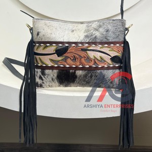 Grand sac à main à bandoulière pour femmes avec cheveux Boho sac à bandoulière à franges en cuir de vachette usiné à la main de haute qualité pour femmes - Product Image 1