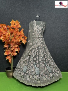 Travail lourd moderne Lehenga Choli ensemble pour femmes été/hiver vêtements de fête avec filet tissu Dupatta broderie paillettes Zari Design - Product Image 3