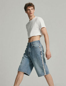 Vaqueros de mezclilla con lavado ácido y pedrería de primera calidad, hechos a medida en Pakistán, con serigrafía de alta gama, estilo urbano, tendencia HSI 2026 - Product Image 4