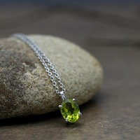 Péridot ovale 6x8mm pierres précieuses bijoux fins nouveauté 925 en argent Sterling femmes cadeau argent fin collier de pierre verte pour les femmes