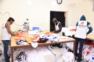 Conjunto de chándal de poliéster de alta calidad con logotipo bordado de lujo para hombre - Product Image 4