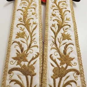 Estola Litúrgica Dorada Bordada Clásica Blanca Premium para Sacerdote, Vestimenta de Iglesia, Misa Cristiana, Ornamentada, Unisex para Adultos - Product Image 4